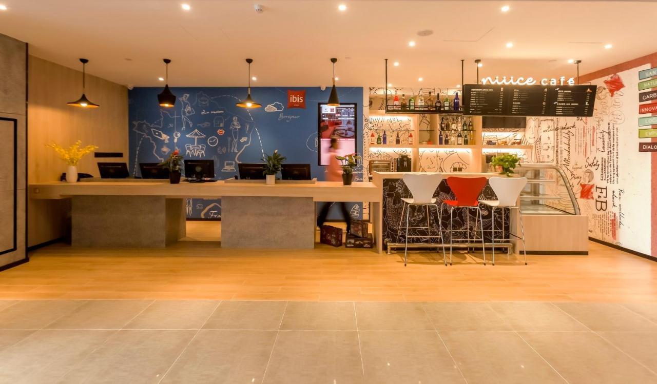 Ibis Zhengzhou Longhai Road Kültér fotó